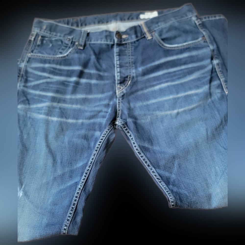 Classic Men's Blue Washed Jeans
